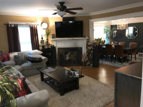 Beautiful Luxury Suite A & B of Shorewood Home